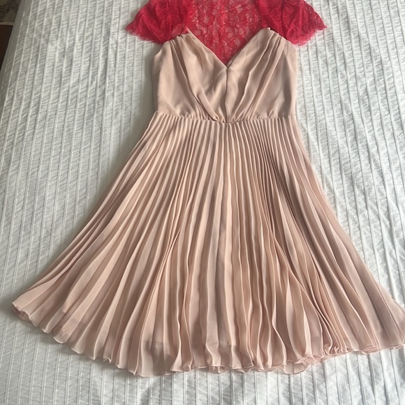ASOS Dress with lace panel - Picture 3 of 10